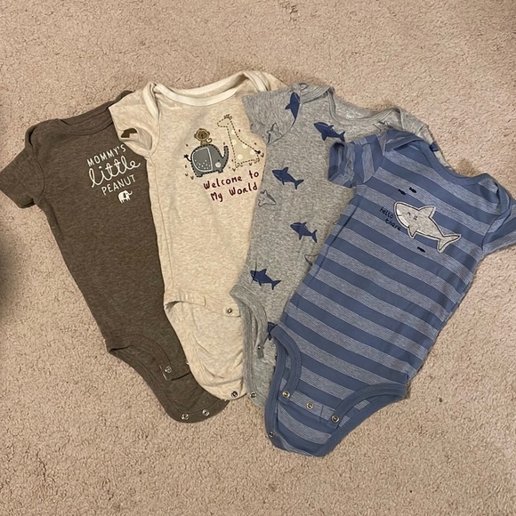 Baby Boy 12M Short Sleeve Onesie Bundle (4) - Picture 1 of 9